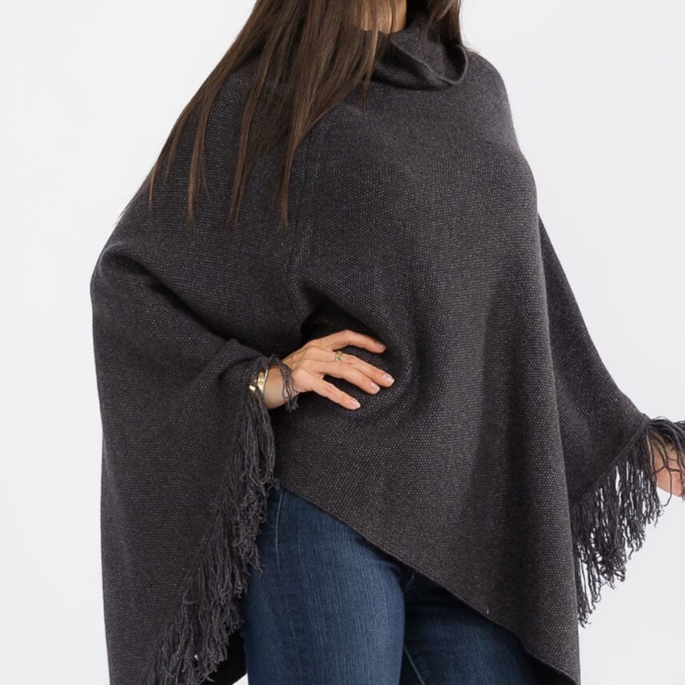 Chic Gray Poncho with Fringe